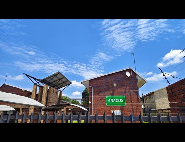 2 BEDROOM PROPERTY TO RENT IN DIE BULT